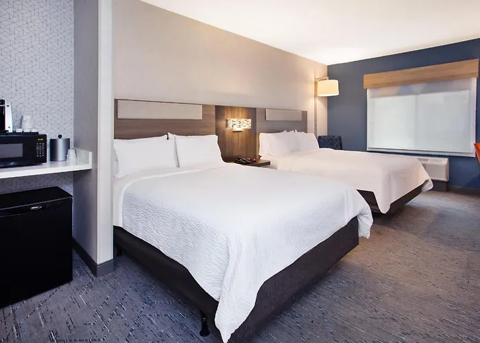 Holiday Inn Express Hotel & Suites - Belleville Area By Ihg